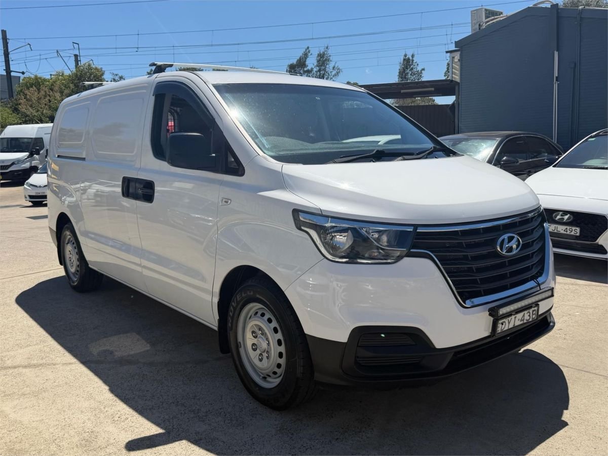 Cargo Van for delivery inside Riyadh