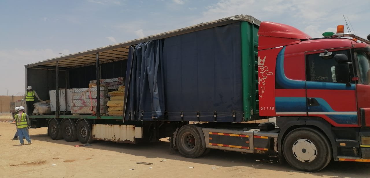 Truck with Curtain Trailer 13m Length