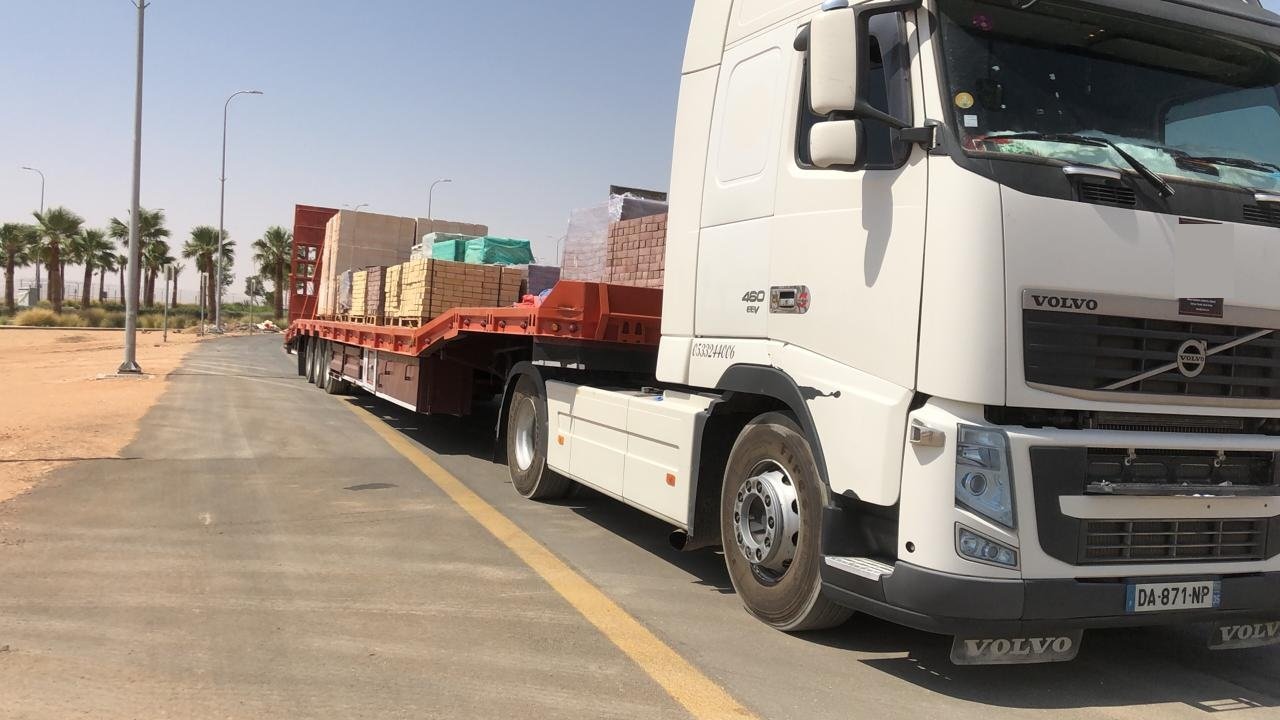 Lowbed Available in Jeddah for Transportation to Riyadh