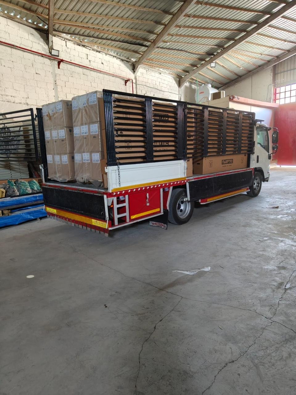 Professional Food Goods Loading & Distribution Services from Al-Mawared Factory in Riyadh